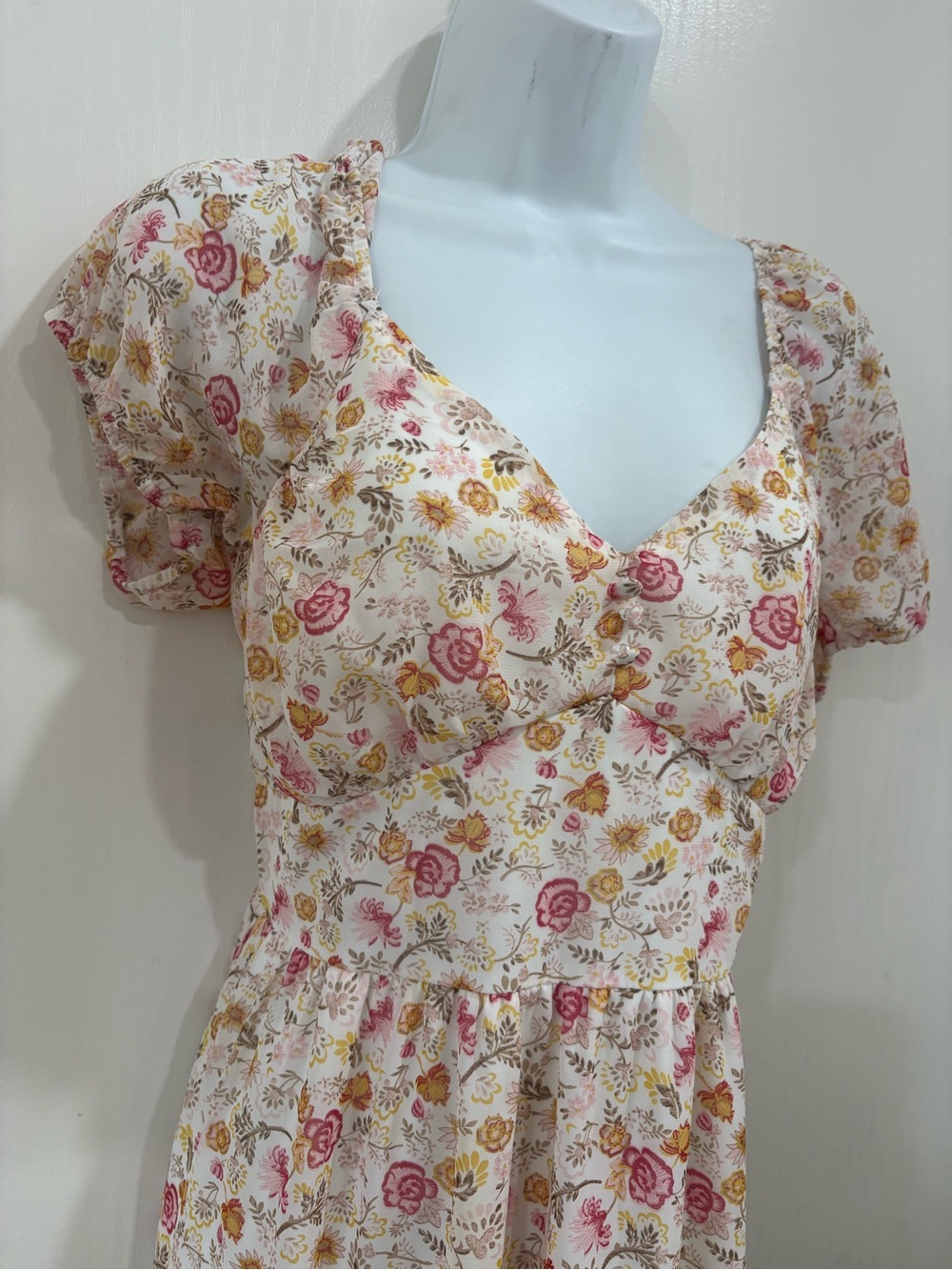Cottagecore peasant Floral Puff-Sleeve Midi Dress in Cream pink and yellow - Picture 2 of 10